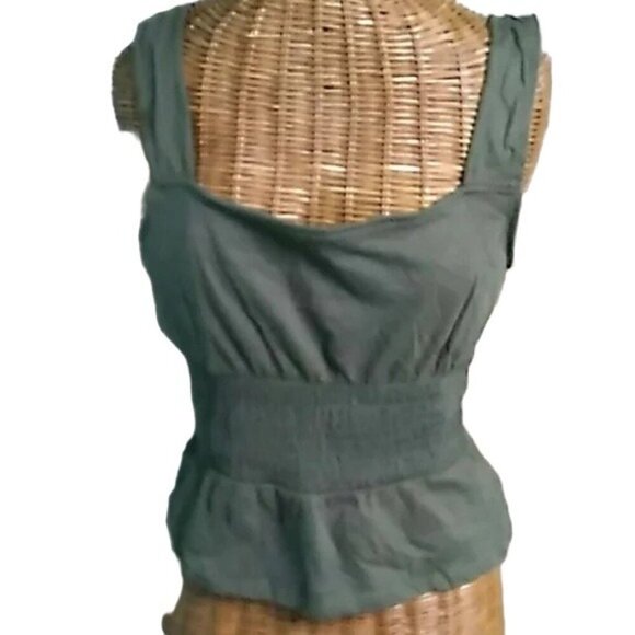 Express Green Square Neck Sleeveless Peplum Smocked Blouse - Picture 1 of 4